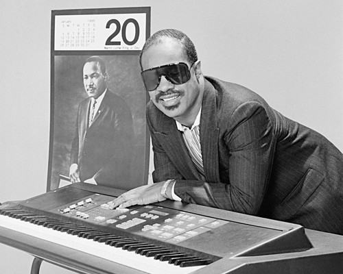 This is an image of Prints & Posters of Stevie Wonder 103490