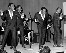 This is an image of Prints & Posters of The Four Tops 103616