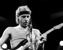 This is an image of Prints & Posters of Mark Knopfler 103617