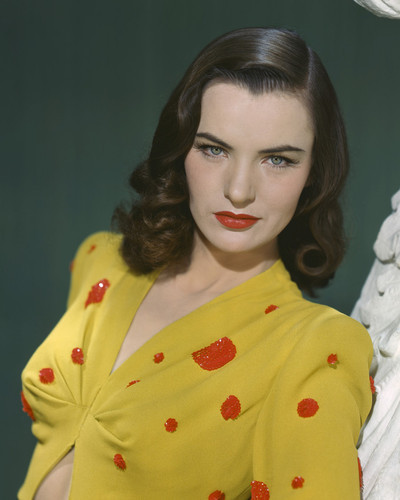 This is an image of Prints & Posters of Ella Raines 299743