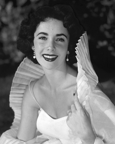 This is an image of Prints & Posters of Elizabeth Taylor 103684