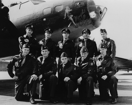 This is an image of Prints & Posters of Memphis Belle 103944