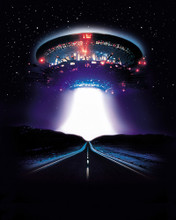 This is an image of Prints & Posters of Close Encounters 201259