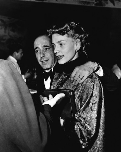 This is an image of Prints & Posters of Humphrey Bogart and Lauren Bacall 104015