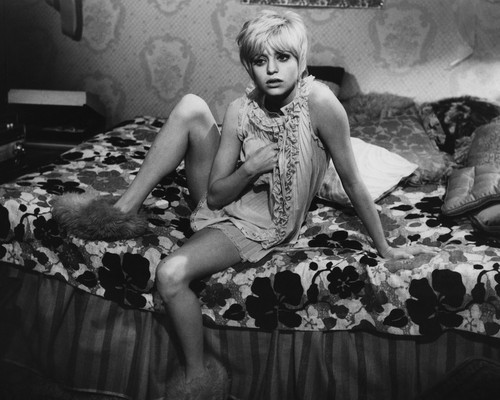 This is an image of Prints & Posters of Goldie Hawn 104120