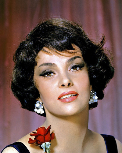 This is an image of Prints & Posters of Gina Lollobrigida 201939