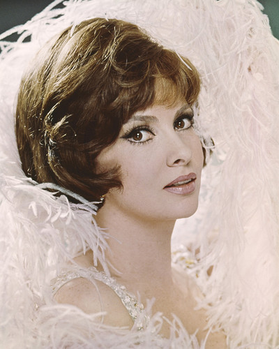 This is an image of Prints & Posters of Gina Lollobrigida 202127
