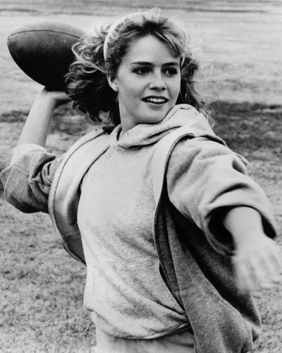 This is an image of Prints & Posters of Elisabeth Shue 104467