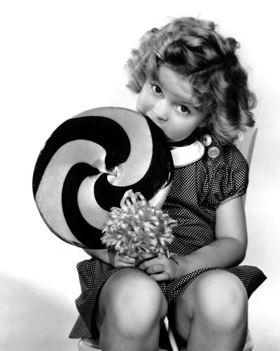 This is an image of Prints & Posters of Shirley Temple 104489