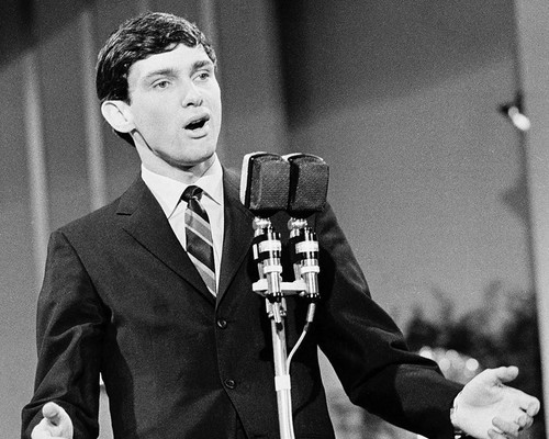 This is an image of Prints & Posters of Gene Pitney 104503