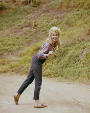This is an image of Prints & Posters of Donna Douglas 202284