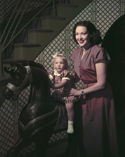 This is an image of Prints & Posters of Linda Darnell 202371