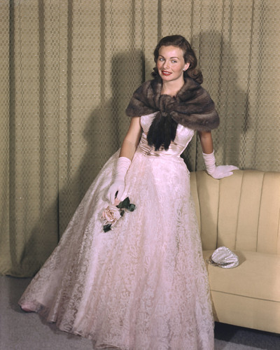 This is an image of Prints & Posters of Jeanne Crain 202387