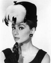 This is an image of Prints & Posters of Audrey Hepburn 104524
