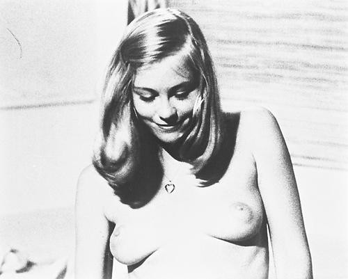 This is an image of 17059 Cybill Shepherd Photograph & Poster