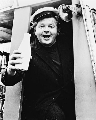 This is an image of 19326 Benny Hill Photograph & Poster