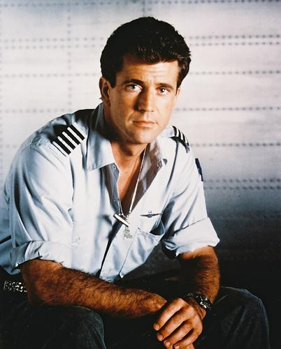 This is an image of 25314 Mel Gibson Photograph & Poster