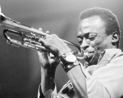 This is an image of 100282 Miles Davis Photograph & Poster