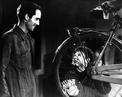 This is an image of Photograph & Poster of Bicycle Thieves 100710