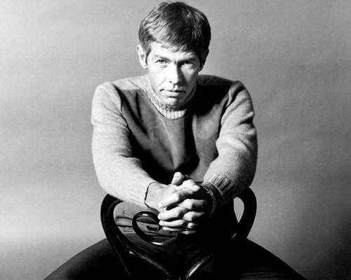 This is an image of Photograph & Poster of James Coburn 101278