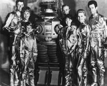 This is an image of Photograph & Poster of Lost in Space 101316