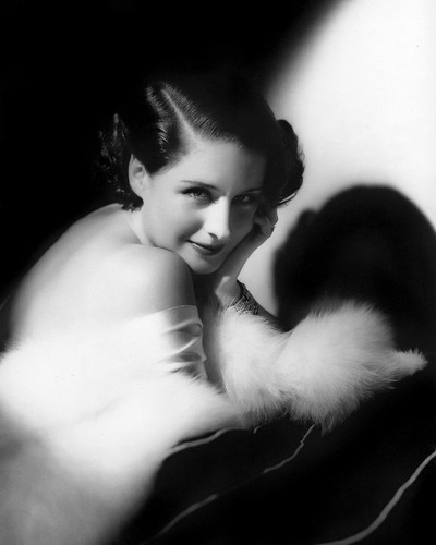 This is an image of Photograph & Poster of Norma Shearer 101363