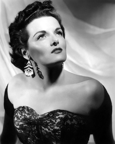 This is an image of Photograph & Poster of Jane Russell 101389