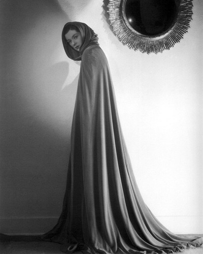 This is an image of Photograph & Poster of Rosalind Russell 101396