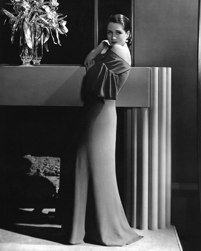 This is an image of Photograph & Poster of Norma Shearer 101424
