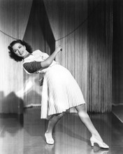 This is an image of Photograph & Poster of Eleanor Powell 101550