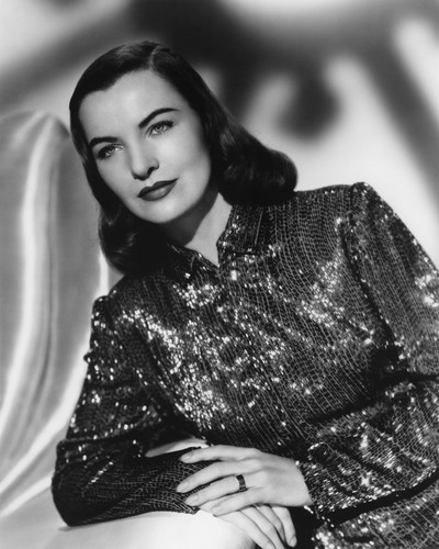 This is an image of Photograph & Poster of Ella Raines 101590