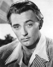 This is an image of Photograph & Poster of Robert Mitchum 101640