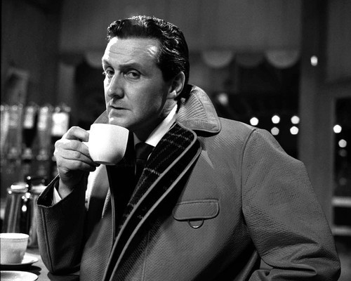 This is an image of Photograph & Poster of Patrick Macnee 101800