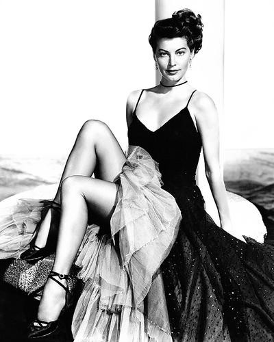 This is an image of Photograph & Poster of Ava Gardner 102105