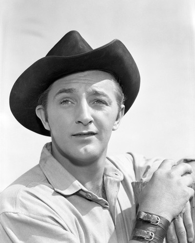 This is an image of Photograph & Poster of Robert Mitchum 102212