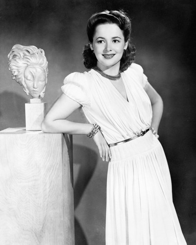 This is an image of Photograph & Poster of Olivia De Havilland 102349