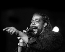 This is an image of Photograph & Poster of Barry White 102375