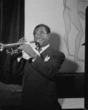 This is an image of Photograph & Poster of Louis Armstrong 102466