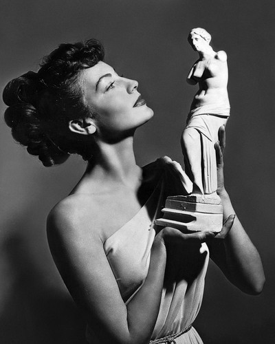This is an image of Photograph & Poster of Ava Gardner 102637