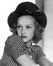 This is an image of Photograph & Poster of Betty Grable 102640