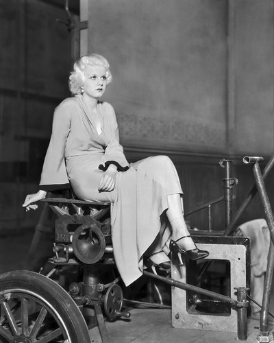 This is an image of Photograph & Poster of Jean Harlow 102695