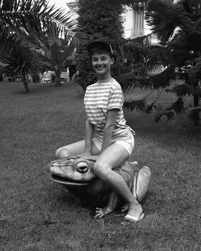 This is an image of Photograph & Poster of Audrey Hepburn 102699