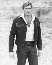 This is an image of 164519 Lee Majors Photograph & Poster