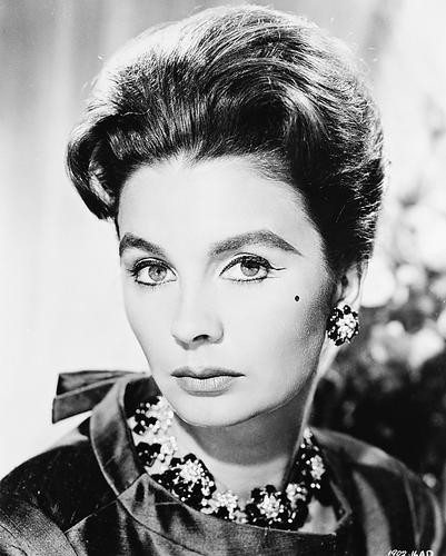This is an image of 166061 Jean Simmons Photograph & Poster