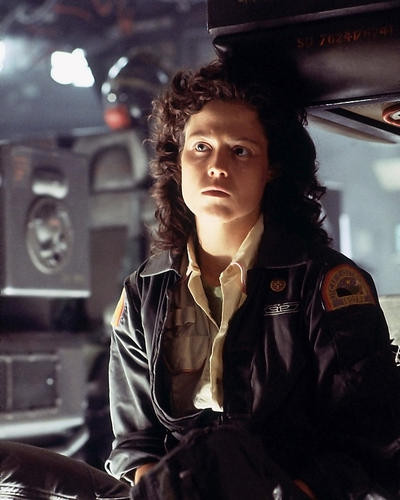 This is an image of 281390 Sigourney Weaver Photograph & Poster
