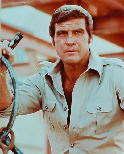 This is an image of 215357 Lee Majors Photograph & Poster