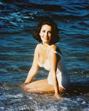 This is an image of 211441 Elizabeth Taylor Photograph & Poster
