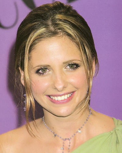 This is an image of 251116 Sarah Michelle Gellar Photograph & Poster