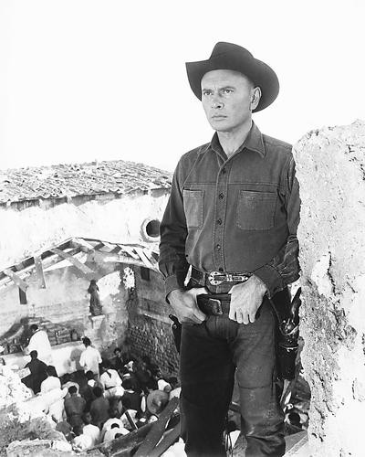This is an image of 171743 Yul Brynner Photograph & Poster