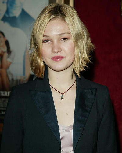 This is an image of 254683 Julia Stiles Photograph & Poster
